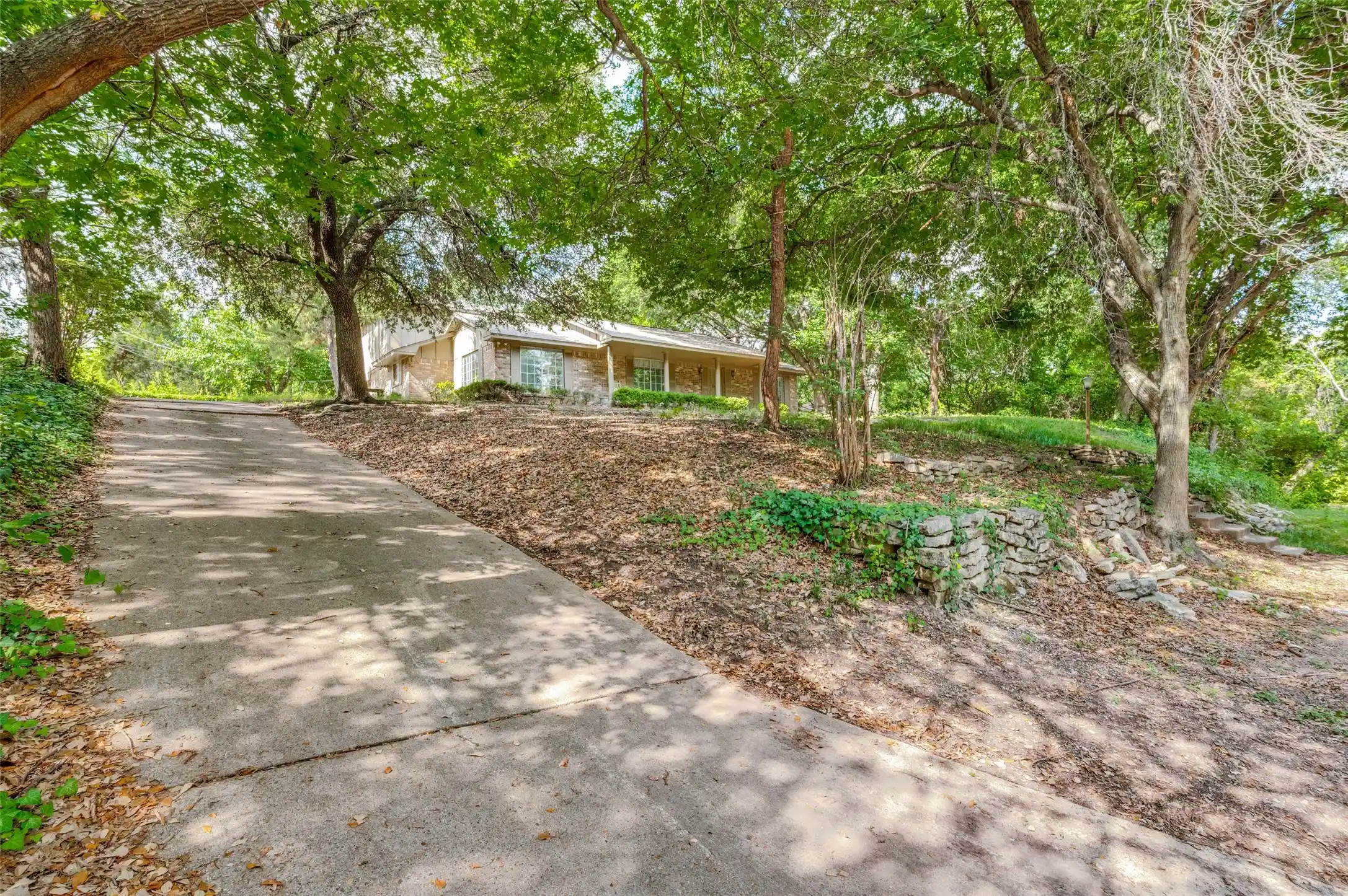 Single family home for sale at 406 Dula Cir, Duncanville, TX 75116 | MLS# 21331950