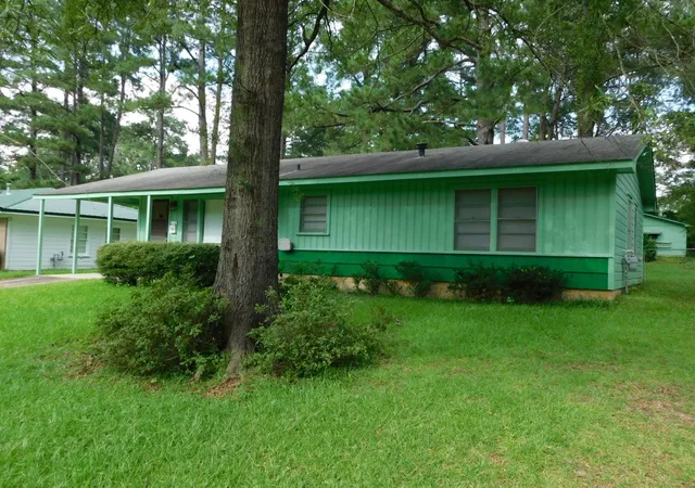 Photo 3 of Sale Pending at 107 Ne 5th St, Springhill, LA 71075 | MLS# 21331953 | Listing updated on 2026-08-25