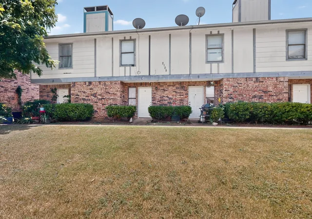 Photo 1 of Sale Pending at 2105 W Walnut St #A,B,C,D, Garland, TX 75042 | MLS# 21305127 | Listing updated on 2026-09-23