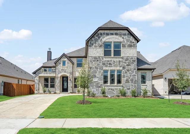 Photo 3 of Single family home for sale at 1213 Summer Grove Dr, Midlothian, TX 76065 | MLS# 21331403 | Listing updated on 2026-09-28