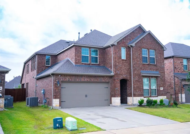 Photo 2 of Single family home for sale at 9820 Elk Falls Ln, Aubrey, TX 76227 | MLS# 21331996 | Listing updated on 2026-07-15
