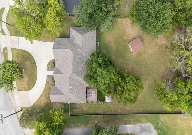 Photo 2 of Single family home for sale at 327 Walnut St, Terrell, TX 75160 | MLS# 21326310 | Listing updated on 2026-09-20