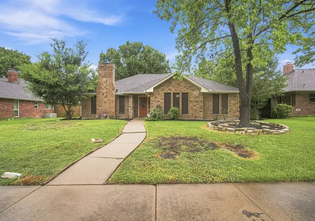 Photo 3 of Sale Pending at 115 Redman Ln, Waxahachie, TX 75165 | MLS# 21332004 | Listing updated on 2026-08-27