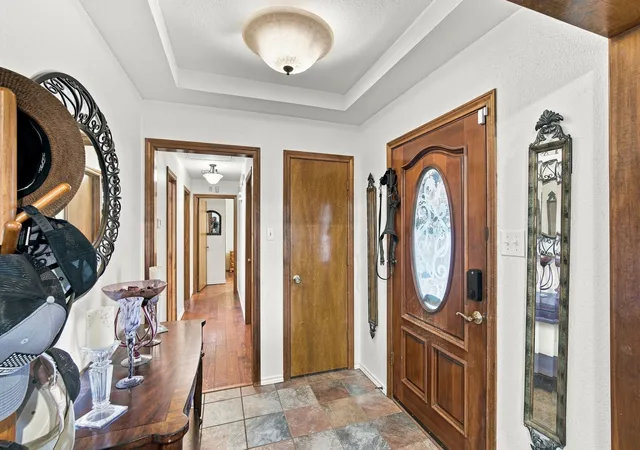 Photo 4 of Sale Pending at 115 Redman Ln, Waxahachie, TX 75165 | MLS# 21332004 | Listing updated on 2026-08-27