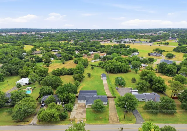 2nd image of 2815 Roosevelt Dr, Dwg, TX 76016 | MLS# 21331361