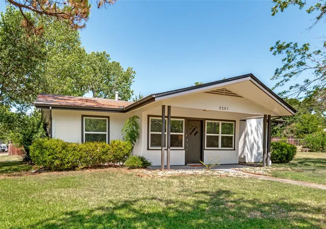 Photo 2 of Single family home for sale at 2201 Lake Coves Dr, Flower Mound, TX 75022 | MLS# 21331989 | Listing updated on 2026-09-22