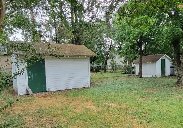 Photo 3 of Single family home for sale at 3513 Bluebird St, Waco, TX 76705 | MLS# 21331929 | Listing updated on 2026-08-21