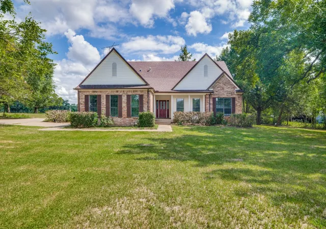 Photo 2 of Single family home for sale at 11578 Us Hwy 80, Fruitvale, TX 75127 | MLS# 21329474 | Listing updated on 2026-08-22