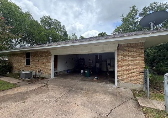 Photo 3 of Sale Pending at 209 N 4Th St, Crandall, TX 75114 | MLS# 21332115 | Listing updated on 2026-07-22