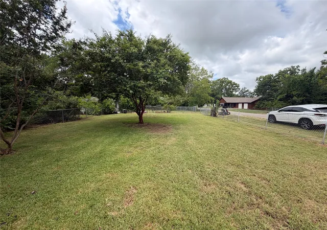 Photo 4 of Sale Pending at 209 N 4Th St, Crandall, TX 75114 | MLS# 21332115 | Listing updated on 2026-07-22
