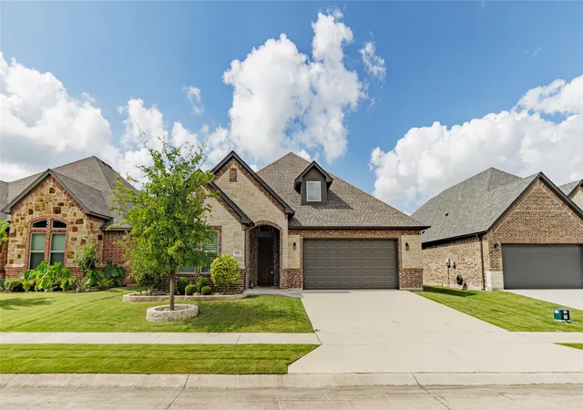 Photo 2 of Sale Pending at 156 Windy Glen Dr, Decatur, TX 76234 | MLS# 21326208 | Listing updated on 2026-10-08