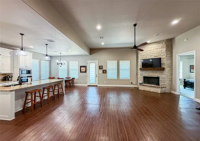 Photo 4 of Sale Pending at 156 Windy Glen Dr, Decatur, TX 76234 | MLS# 21326208 | Listing updated on 2026-10-08