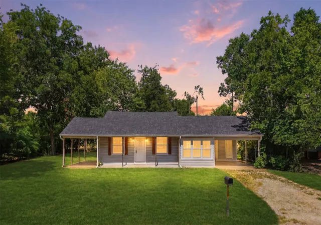 Photo 1 of Single family home for sale at 337 N 1st St, Point, TX 75472 | MLS# 21324910 | Listing updated on 2026-10-05