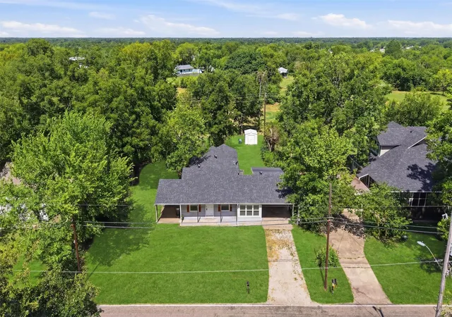 Photo 4 of Single family home for sale at 337 N 1St St, Point, TX 75472 | MLS# 21324910 | Listing updated on 2026-10-05
