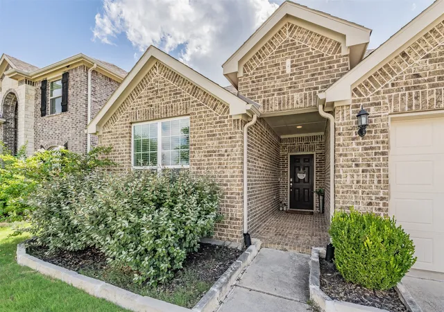 Photo 3 of Single family home for sale at 3705 Cicada Ln, Venus, TX 76084 | MLS# 21329203 | Listing updated on 2026-08-29