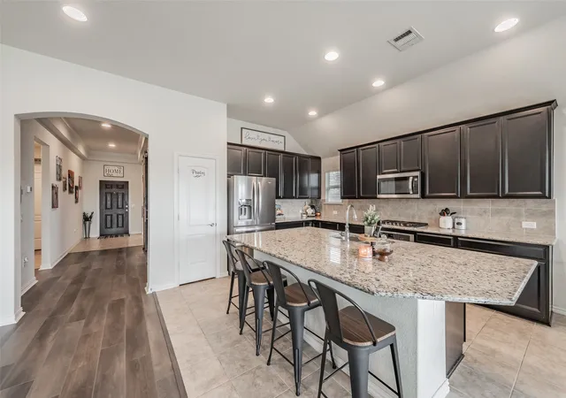 Photo 4 of Single family home for sale at 3705 Cicada Ln, Venus, TX 76084 | MLS# 21329203 | Listing updated on 2026-09-30