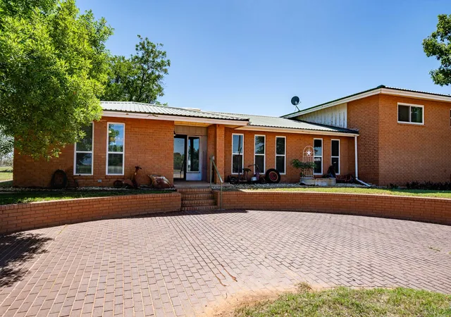 Photo 1 of Single family home for sale at 510 N Elizabeth Ave, Rotan, TX 79546 | MLS# 21308625 | Listing updated on 2026-07-15