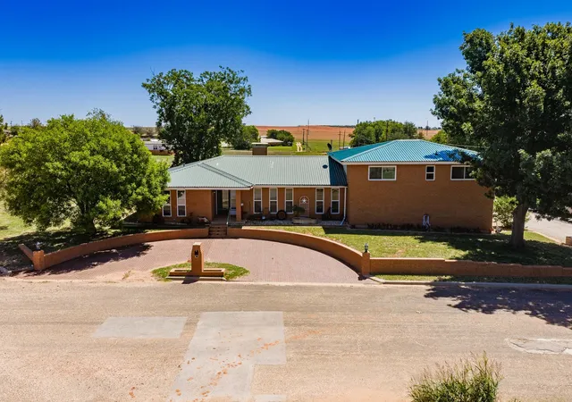 Photo 2 of Single family home for sale at 510 N Elizabeth Ave, Rotan, TX 79546 | MLS# 21308625 | Listing updated on 2026-07-15