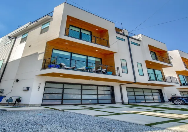 Photo 1 of Townhouse for sale at 4223 Munger Ave, Dallas, TX 75204 | MLS# 21332152 | Listing updated on 2026-08-19