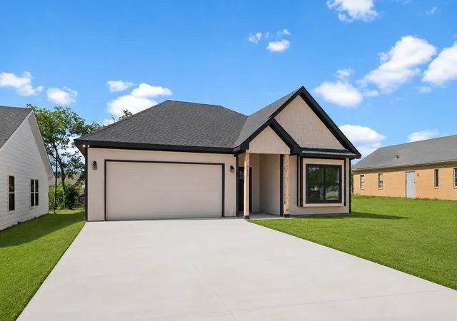 Photo 3 of Single family home for sale at 711 Ad Mosley St, Ferris, TX 75125 | MLS# 21330574 | Listing updated on 2026-09-27
