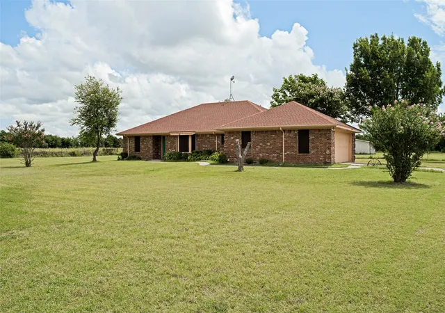 Photo 2 of Single family home for sale at 3511 County Road 1108, Celeste, TX 75423 | MLS# 21332237 | Listing updated on 2026-08-18