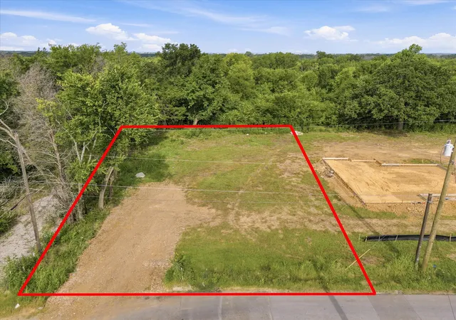 Photo 1 of Sale Pending at 710 Bethlehem, Terrell, TX 75160 | MLS# 21331818 | Listing updated on 2026-10-01