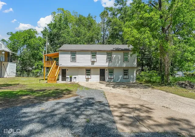 Photo 1 of Multi family home for sale at 136 E Boulevard St, Shreveport, LA 71104 | MLS# 21331462 | Listing updated on 2026-07-16