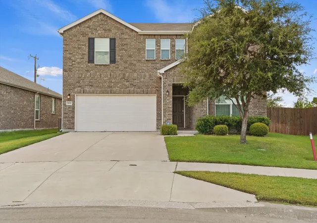 Photo 1 of Single family home for sale at 824 Lemongrass Ct, Fort Worth, TX 76131 | MLS# 21332222 | Listing updated on 2026-08-27