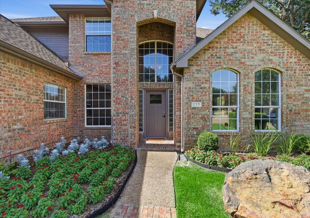 Photo 2 of Single family home for sale at 217 Patricia Ln, Lewisville, TX 75077 | MLS# 21331102 | Listing updated on 2026-08-27