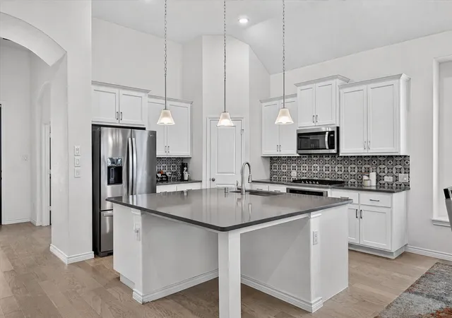 3rd image of 533 Cedarwood St, Little Elm, TX 76227 | MLS# 21331003