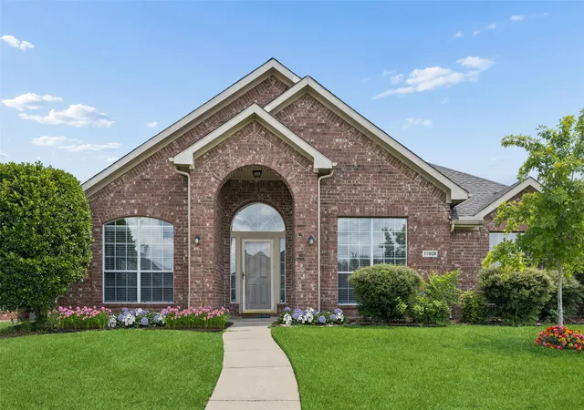 Photo 2 of Single family home for sale at 11809 Woodland Wy, Frisco, TX 75035 | MLS# 21332061 | Listing updated on 2026-08-28