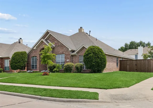 Photo 3 of Single family home for sale at 11809 Woodland Wy, Frisco, TX 75035 | MLS# 21332061 | Listing updated on 2026-08-28