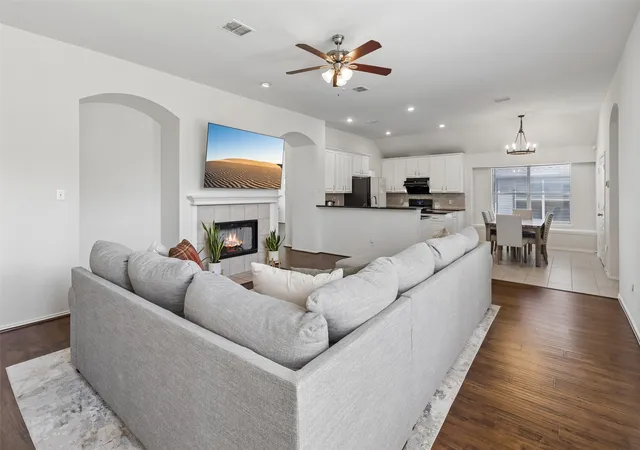 Photo 1 of Single family home for sale at 11809 Woodland Wy, Frisco, TX 75035 | MLS# 21332061 | Listing updated on 2026-09-30