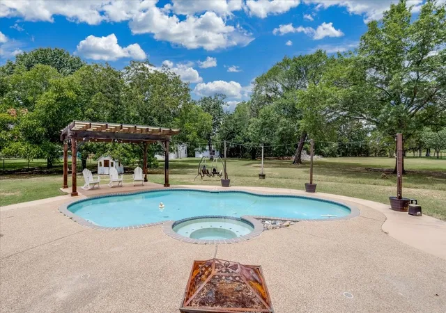 Photo 1 of Single family home for sale at 190 Robinson Rd, Seagoville, TX 75159 | MLS# 21324783 | Listing updated on 2026-08-30