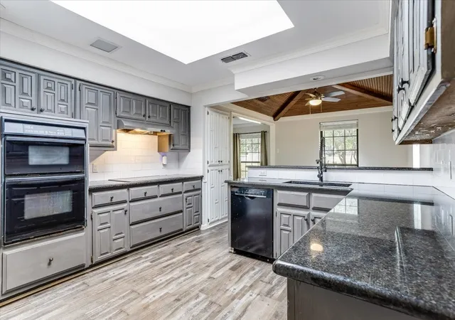 Photo 4 of Single family home for sale at 190 Robinson Rd, Seagoville, TX 75159 | MLS# 21324783 | Listing updated on 2026-09-25