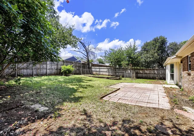 Photo 27 of Single family home for sale at 314 Sandlewood Ln, Euless, TX 76039 | MLS# 21330432 | Listing updated on 2026-08-28