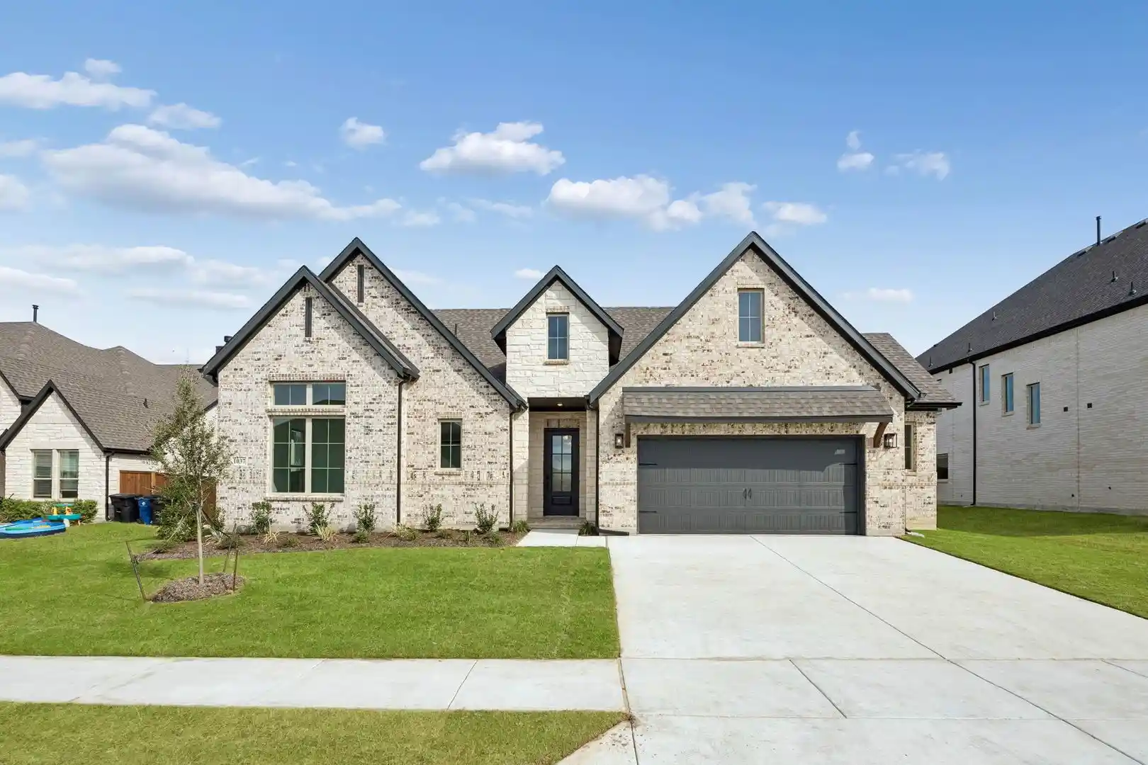 Photo 1 of Single family home for sale at 1037 Birch Grove Trl, Justin, TX 76247 | MLS# 21332444 | Listing updated on 2026-10-28