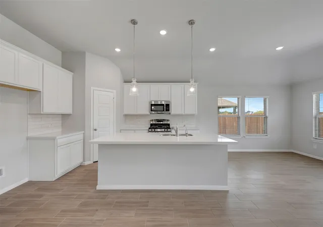 Photo 3 of Single family home for sale at 707 Grand Dale Dr, Lavon, TX 75166 | MLS# 21326554 | Listing updated on 2026-10-08