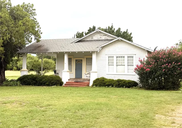 2nd image of 709 W Saint Charles St, Eastland, TX 76448 | MLS# 21332485
