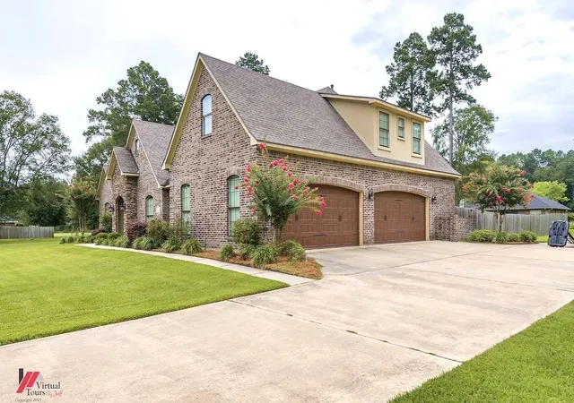 Photo 2 of Single family home for sale at 5321 Mirabeau Cir, Keithville, LA 71047 | MLS# 21317769 | Listing updated on 2026-09-27