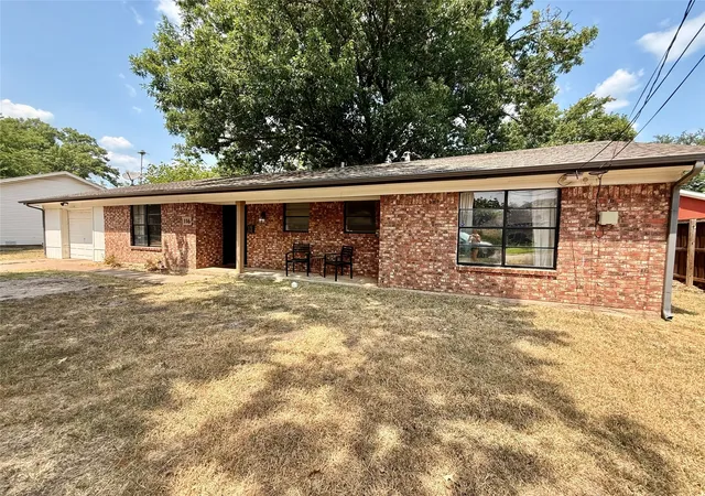 Photo 2 of Single family home for sale at 116 Gantt St, Terrell, TX 75160 | MLS# 21331282 | Listing updated on 2026-10-02