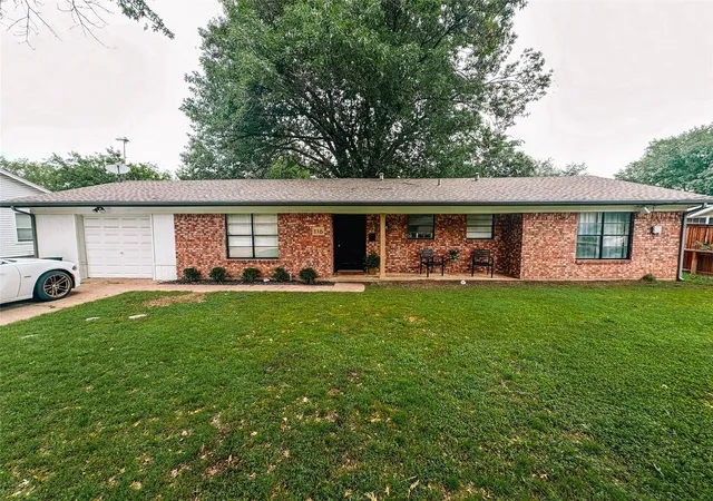 Photo 3 of Single family home for sale at 116 Gantt St, Terrell, TX 75160 | MLS# 21331282 | Listing updated on 2026-10-02