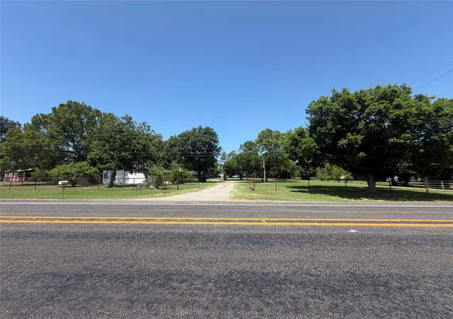 Photo 1 of Single family home for sale at 1370 Hwy 34 N, Greenville, TX 75401 | MLS# 21331846 | Listing updated on 2026-07-16