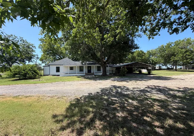 Photo 3 of Single family home for sale at 1370 Hwy 34 N, Greenville, TX 75401 | MLS# 21331846 | Listing updated on 2026-07-16