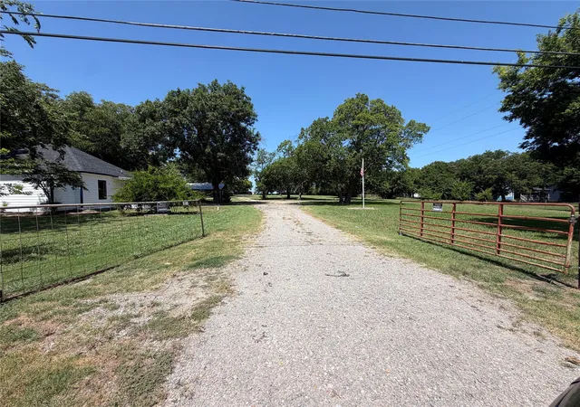 Photo 3 of Single family home for sale at 1370 Hwy 34 N, Greenville, TX 75401 | MLS# 21331846 | Listing updated on 2026-07-16