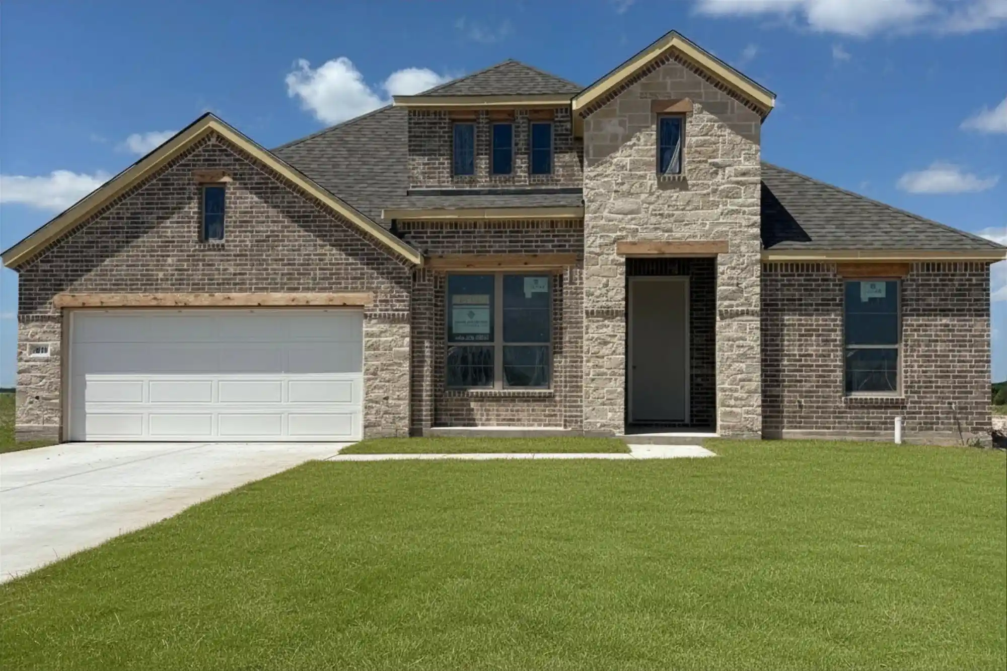Photo 1 of Single family home for sale at 2113 Bond St, Lorena, TX 76655 | MLS# 21332575 | Listing updated on 2026-10-21