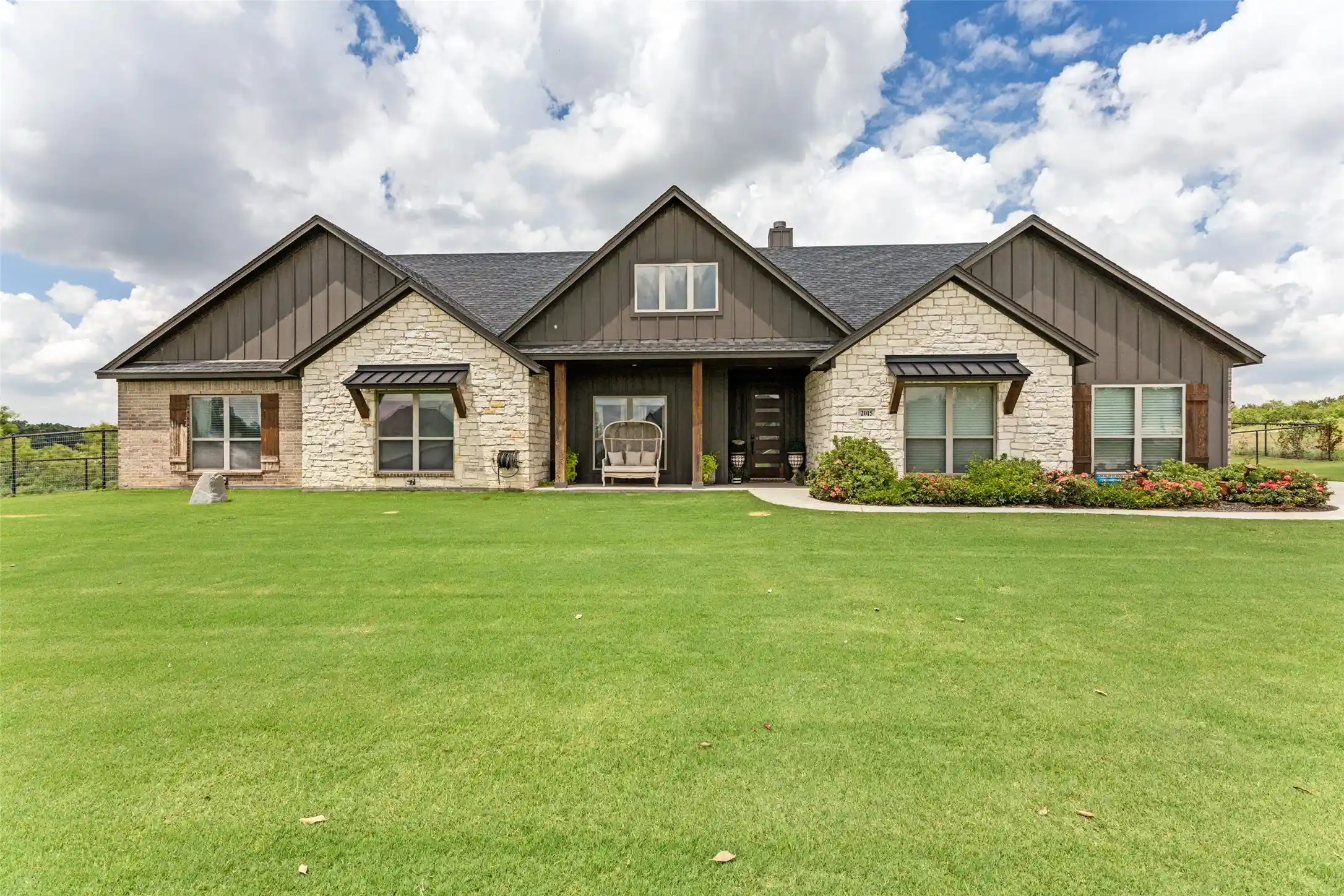 Single family home for sale at 2015 Veal Cir, Weatherford, TX 76085 | MLS# 21327670