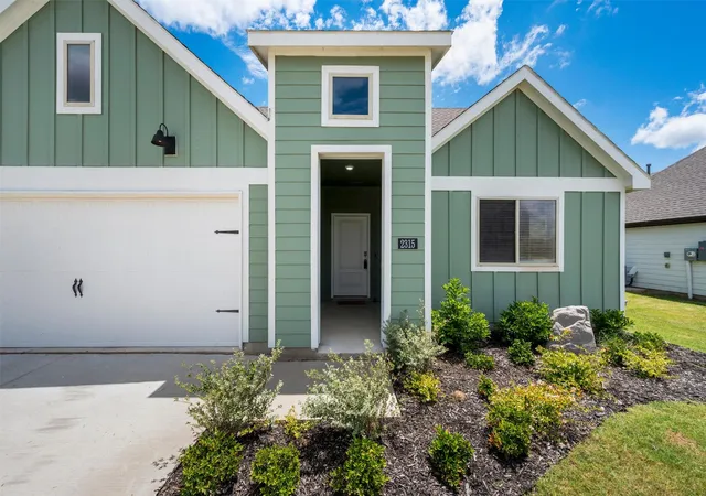 Photo 1 of Single family home for sale at 2315 Hydrangea Dr, Pilot Point, TX 76258 | MLS# 21332500 | Listing updated on 2026-08-06