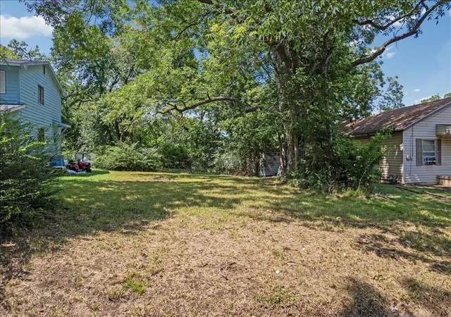Photo 1 of Land for sale at 511 E Wilson Ave, Sherman, TX 75090 | MLS# 21332601 | Listing updated on 2026-09-29