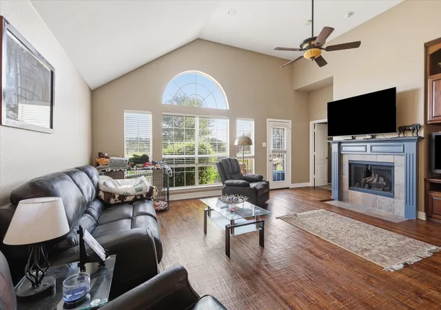 Photo 2 of Single family home for sale at 4432 Spanish Oak Cir, Corinth, TX 76208 | MLS# 21327038 | Listing updated on 2026-08-25
